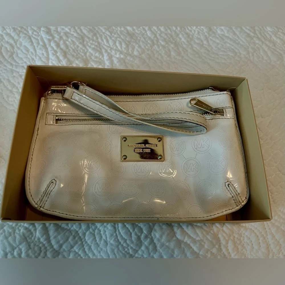 Michael Kors White Wristlet - Picture 7 of 10